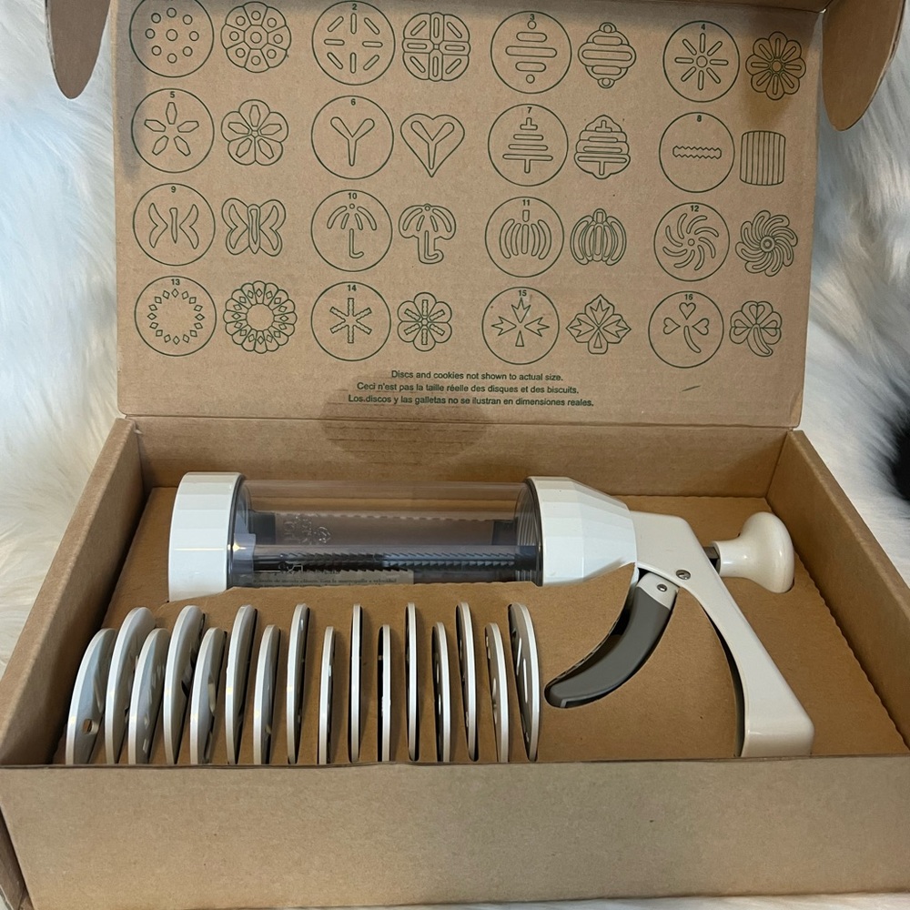 White Cookie Press and Disc Set - Decorative Cookie Maker